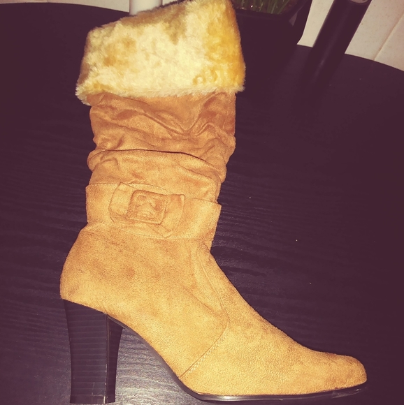 Boots - Picture 2 of 3